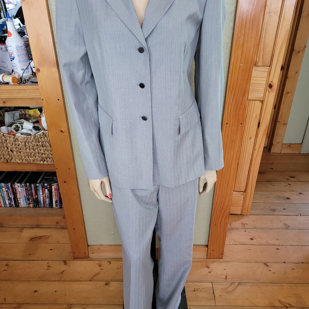 Calvin Klein Women's 2 Piece Pant Suit